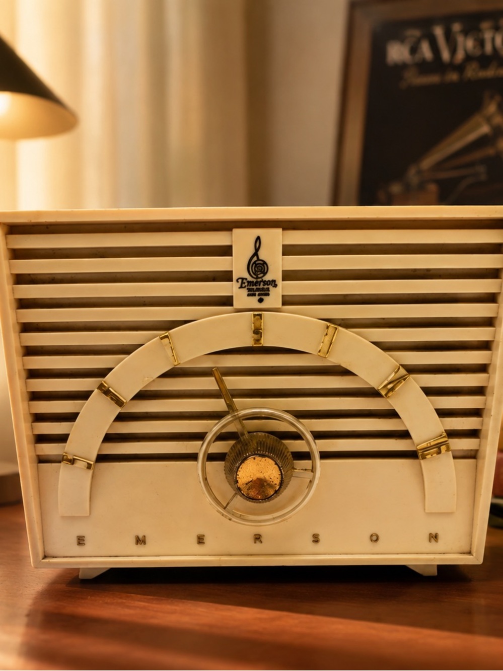 Vintage Emerson Model 811 Series B Tube AM Radio Ivory Tested & Working USA